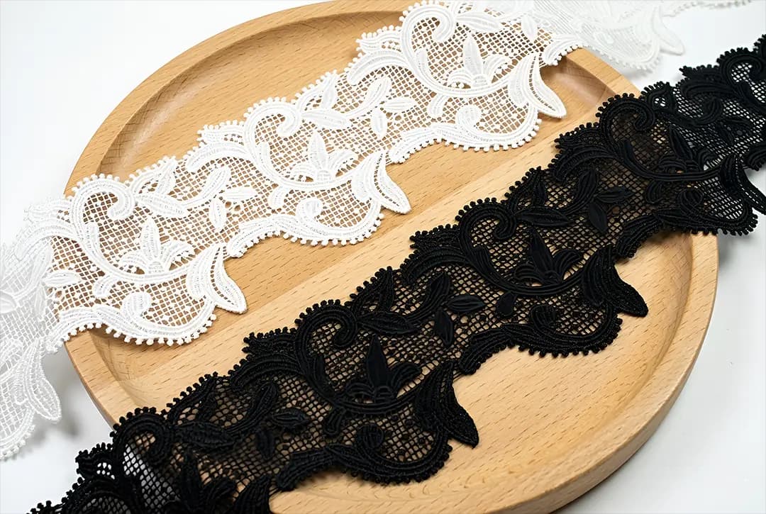Laces image 2